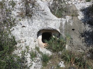 Necropoli cava Granati